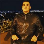 Laureato magistrale in scienze internazionali e diplomatiche impartisce lezioni di storia a studenti di ogni ordine e grado